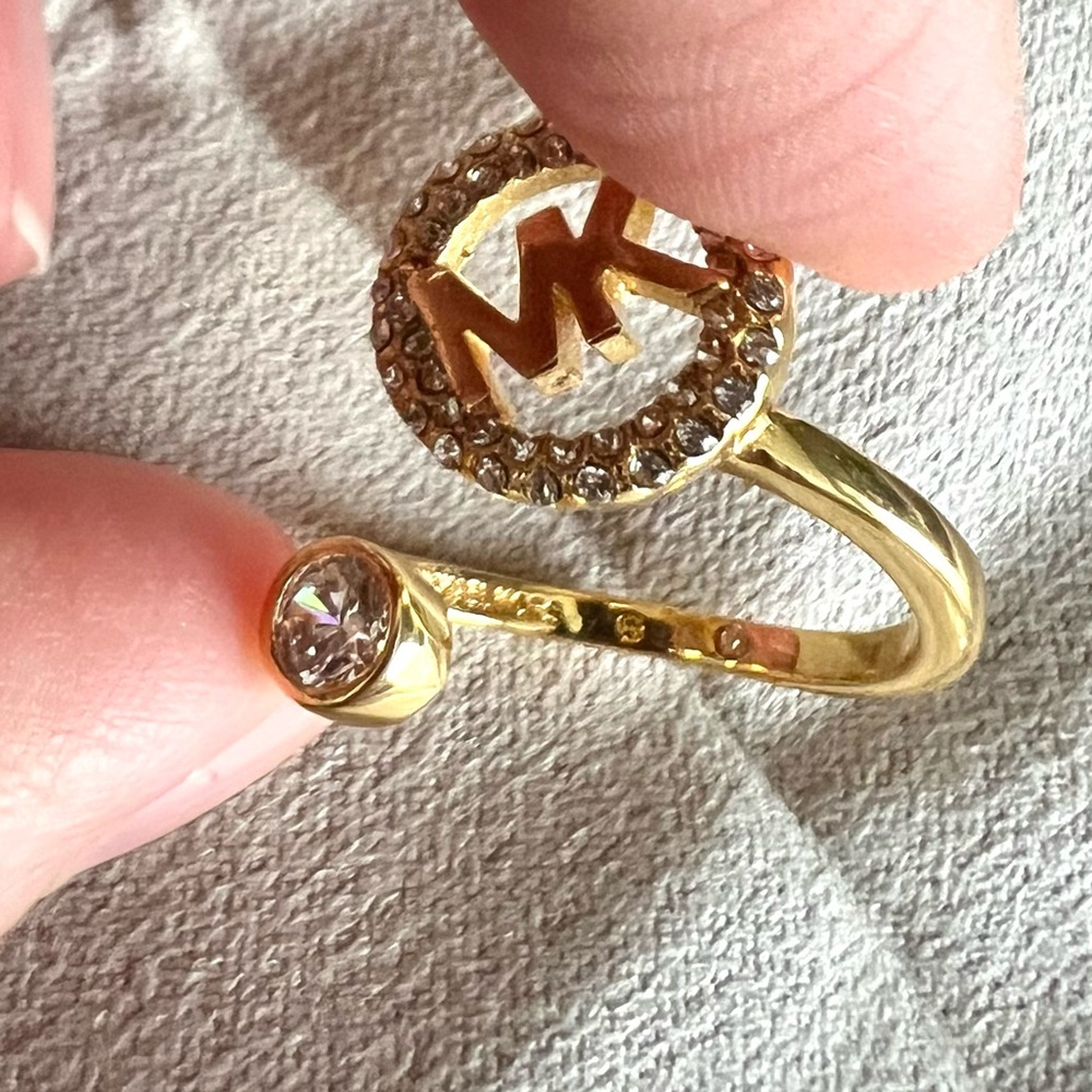 NEW Michael Kors Gold Encircled Logo Open Ring Size 6 - Picture 8 of 10
